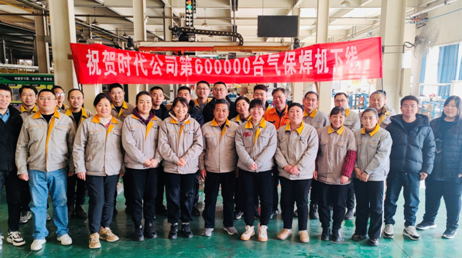 風(fēng)雨中馳而不息，奮斗中砥礪前行